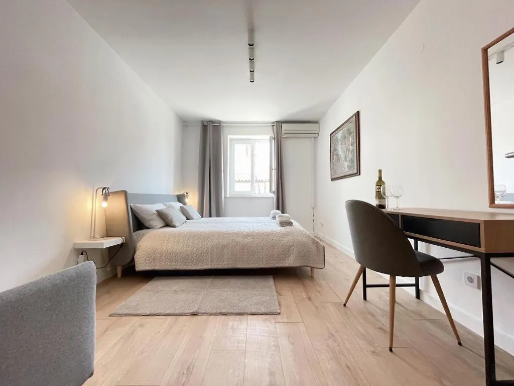 Apartament Caramel Comforts With Sea View In Stinjan Only 300 Meters From The Beach Pula