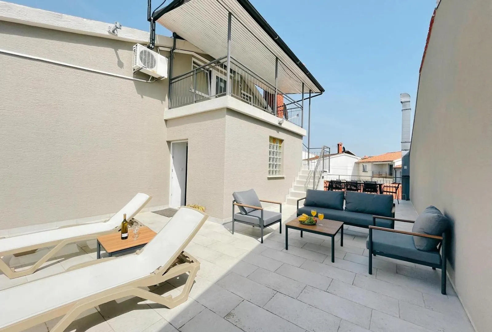 Caramel Comforts With Sea View In Stinjan Only 300 Meters From The Beach Pula