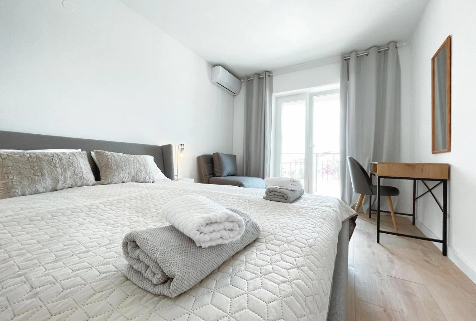 Apartament Caramel Comforts With Sea View In Stinjan Only 300 Meters From The Beach Pula