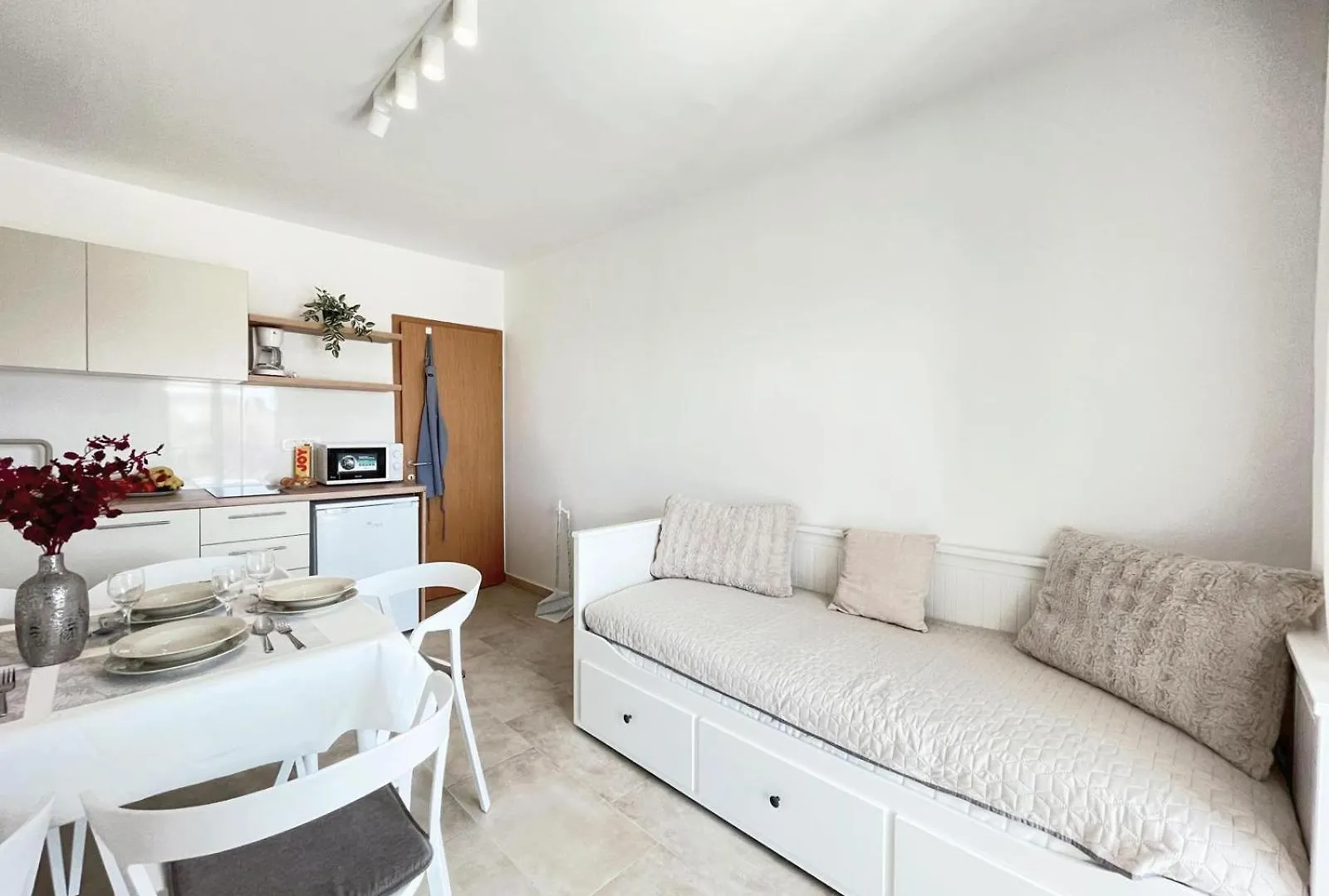 Caramel Comforts With Sea View In Stinjan Only 300 Meters From The Beach Pula