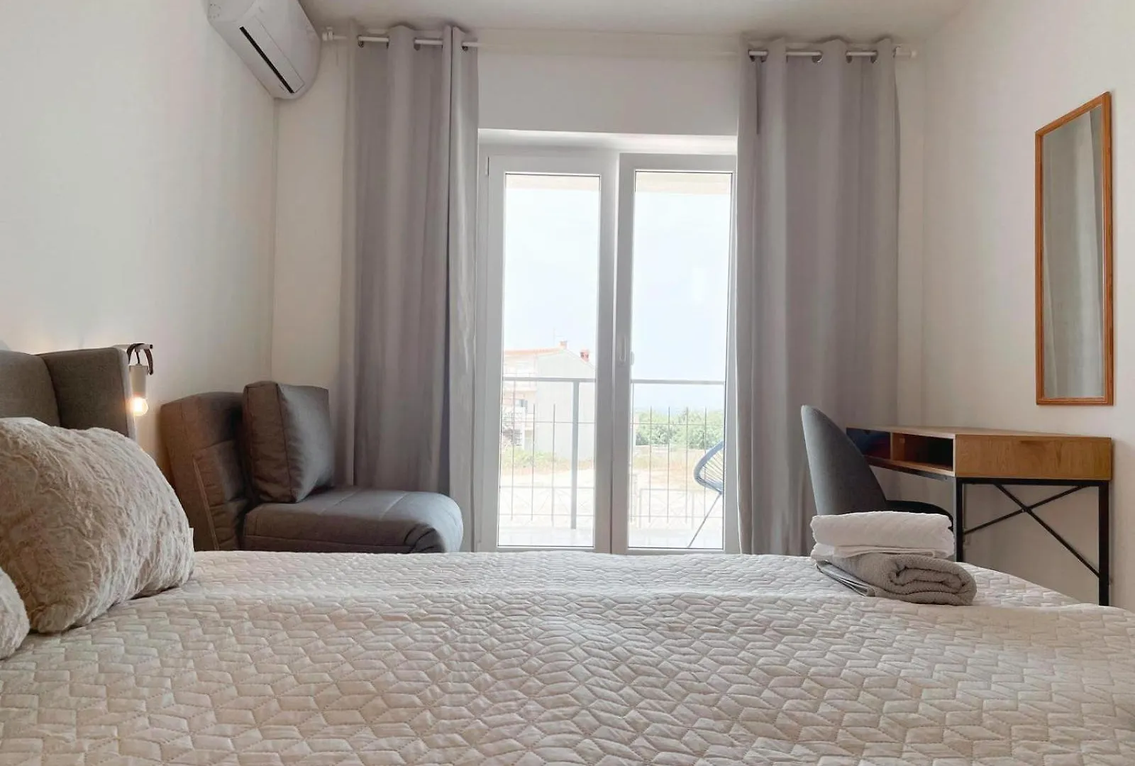 Apartament Caramel Comforts With Sea View In Stinjan Only 300 Meters From The Beach Pula