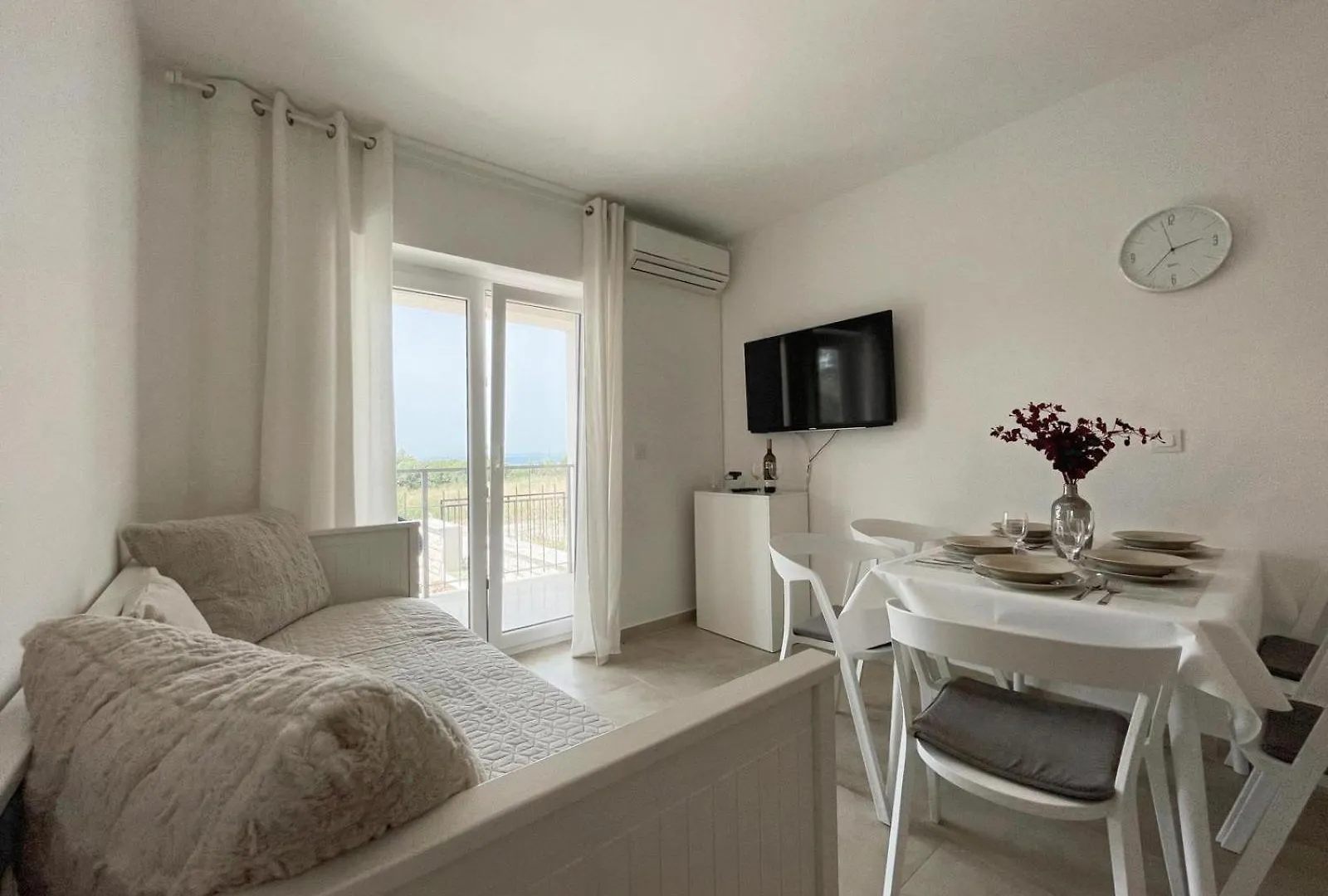 Apartament Caramel Comforts With Sea View In Stinjan Only 300 Meters From The Beach Pula