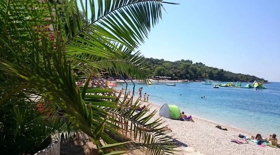 Caramel Comforts With Sea View In Stinjan Only 300 Meters From The Beach Pula 0*,