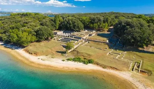 Caramel Comforts With Sea View In Stinjan Only 300 Meters From The Beach Pula 0*,