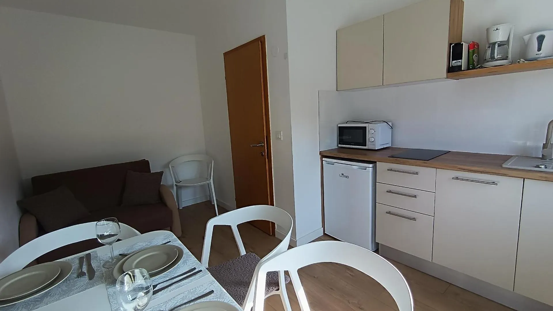 Caramel Comforts With Sea View In Stinjan Only 300 Meters From The Beach Pula Kroatien